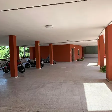 Like At - Poggiofranco With Private Parking Гостевой дом